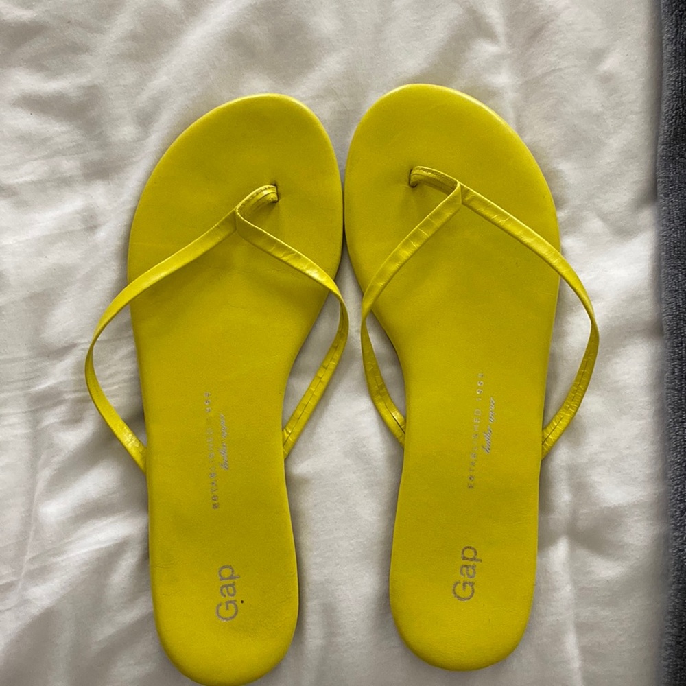 GAP flip flops